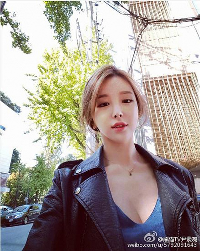 dung-hinh-vi-doan-to-uyen-hu-hong-khoe-nguc-bu (3)