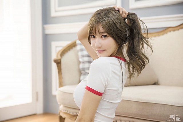 Ngẩn ngơ vẻ đẹp cuốn hút của hot girl Choi Seul Gi