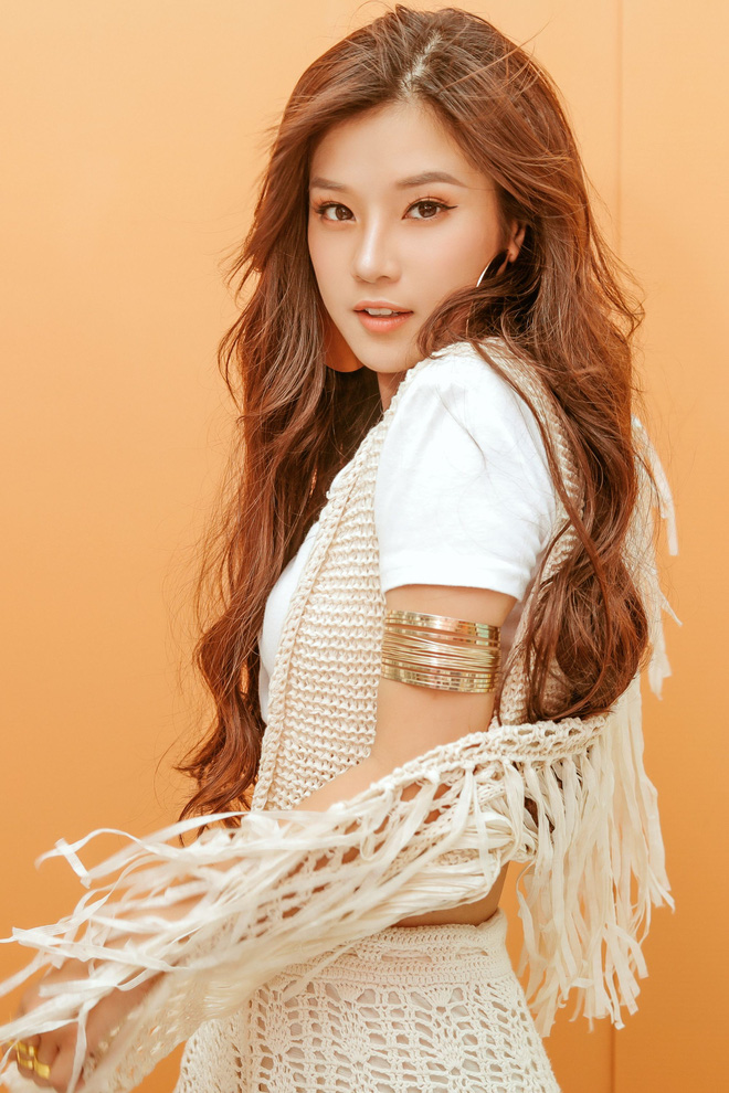 Mãn nhãn với bộ ảnh mới của Hoàng Yến Chibi