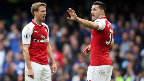 Emery chơi tất tay để chiêu mộ hậu vệ trái